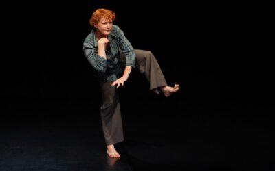 Einen Moment, bitte | A dance improvisation solo for everyone aged 3 and above